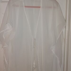 SOLD***Boohoo Sheer White Kimono MED PTP 24"